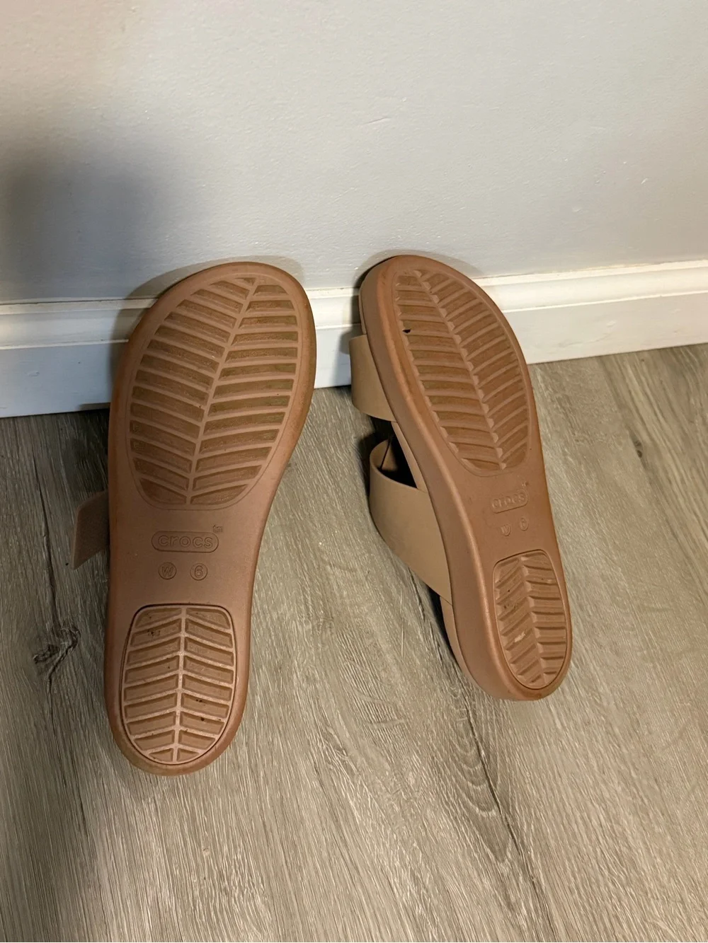 CROCS comfortable slides